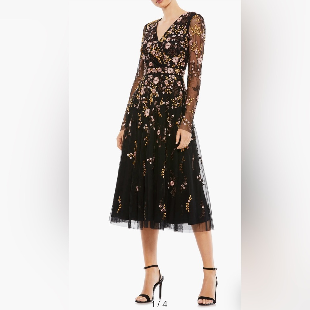 Women’s Mac Duggal 35103 Embroidered V-Neckline Dress Size 8